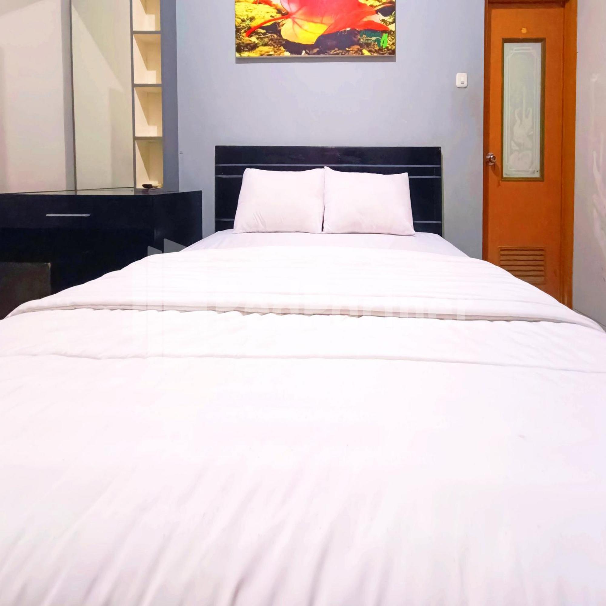 D'Waru Homestay Syariah Near Jl Slamet Riyadi Mitra Reddoorz スラカルタ エクステリア 写真