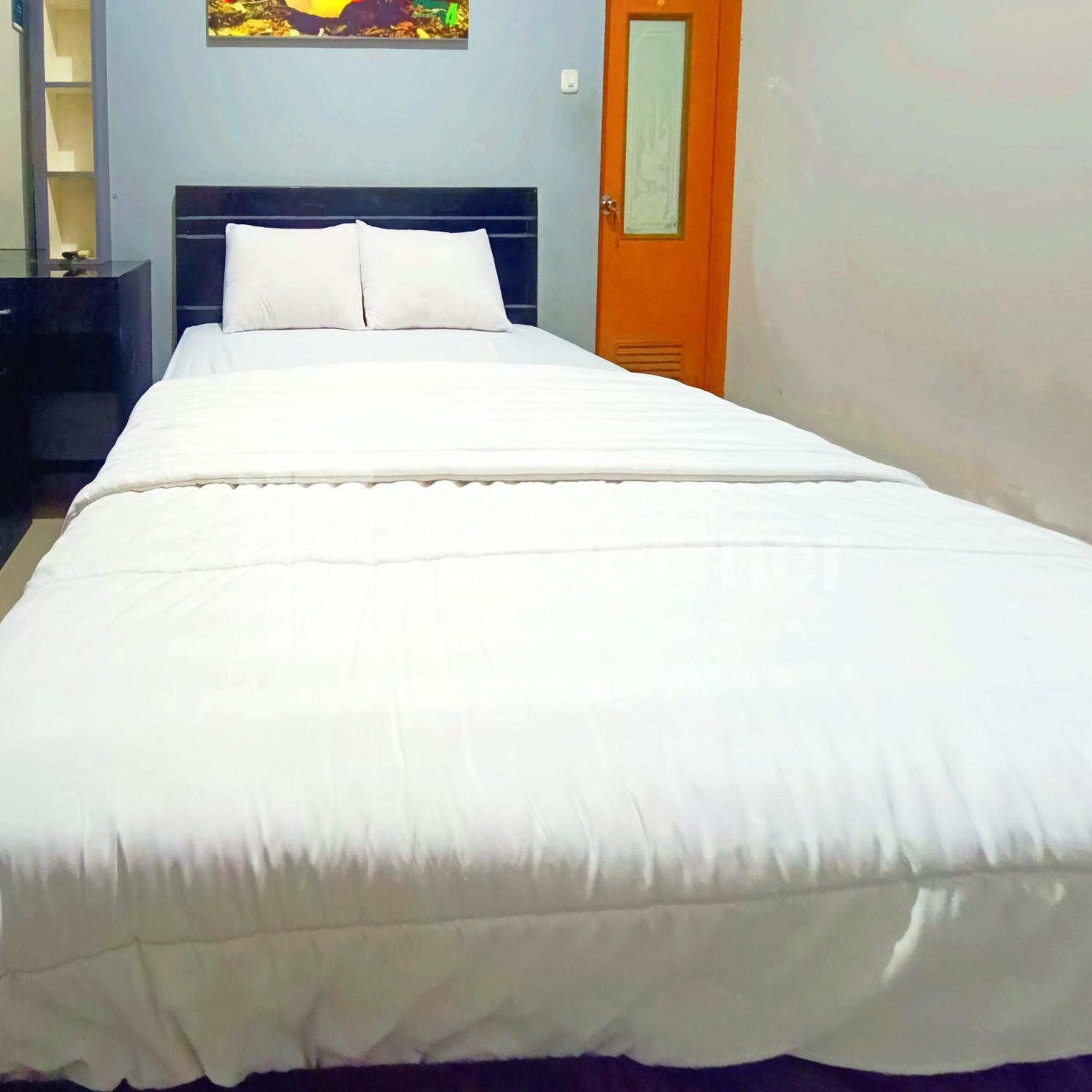 D'Waru Homestay Syariah Near Jl Slamet Riyadi Mitra Reddoorz スラカルタ エクステリア 写真