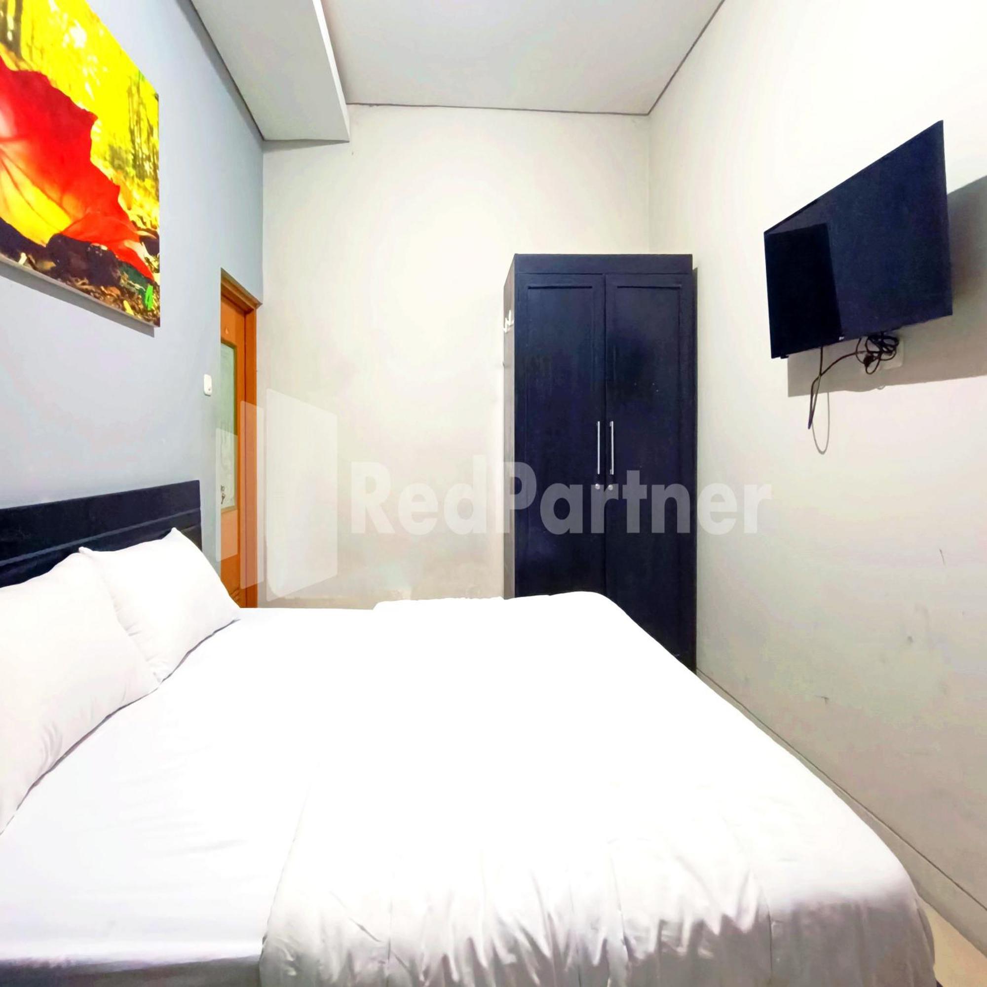 D'Waru Homestay Syariah Near Jl Slamet Riyadi Mitra Reddoorz スラカルタ エクステリア 写真