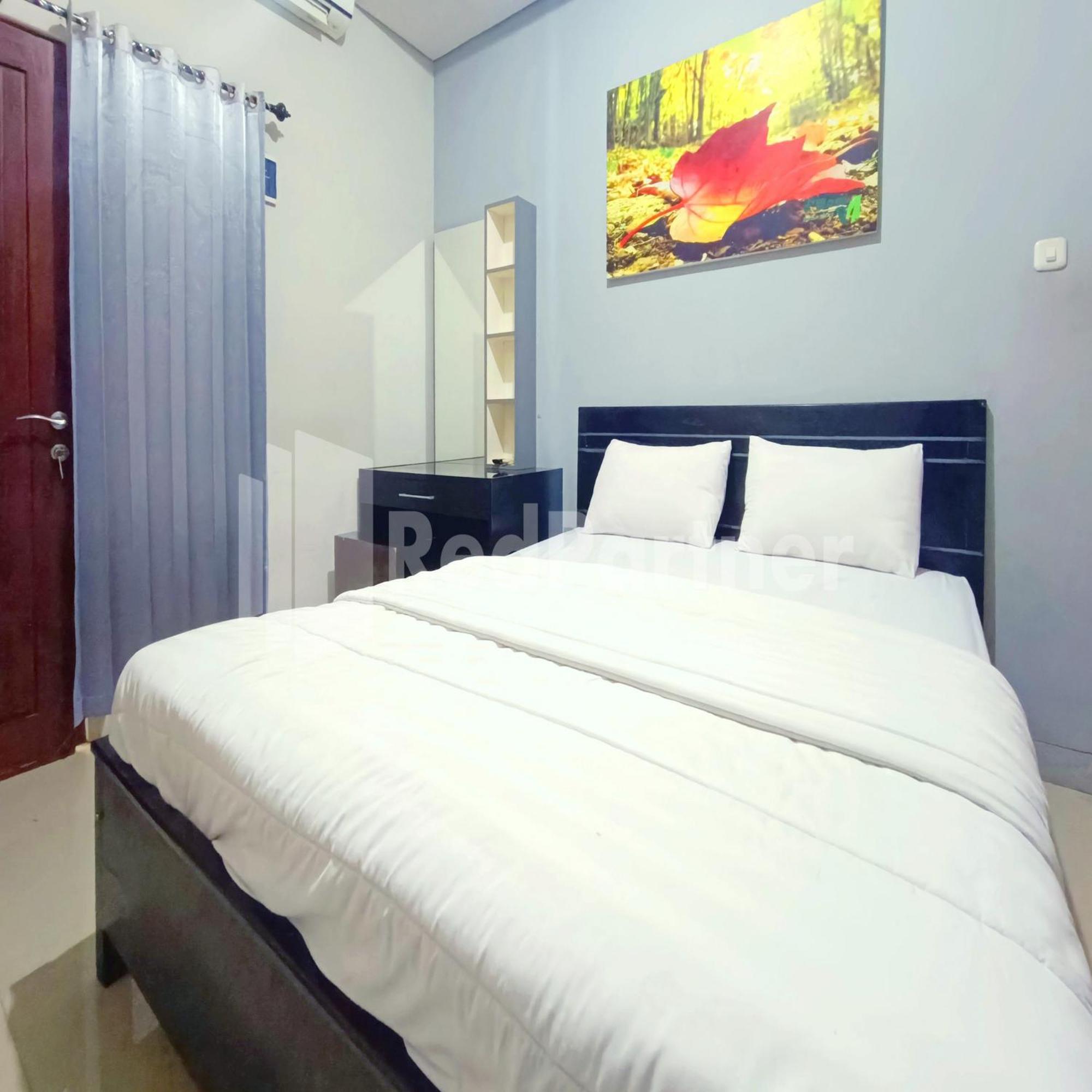 D'Waru Homestay Syariah Near Jl Slamet Riyadi Mitra Reddoorz スラカルタ エクステリア 写真
