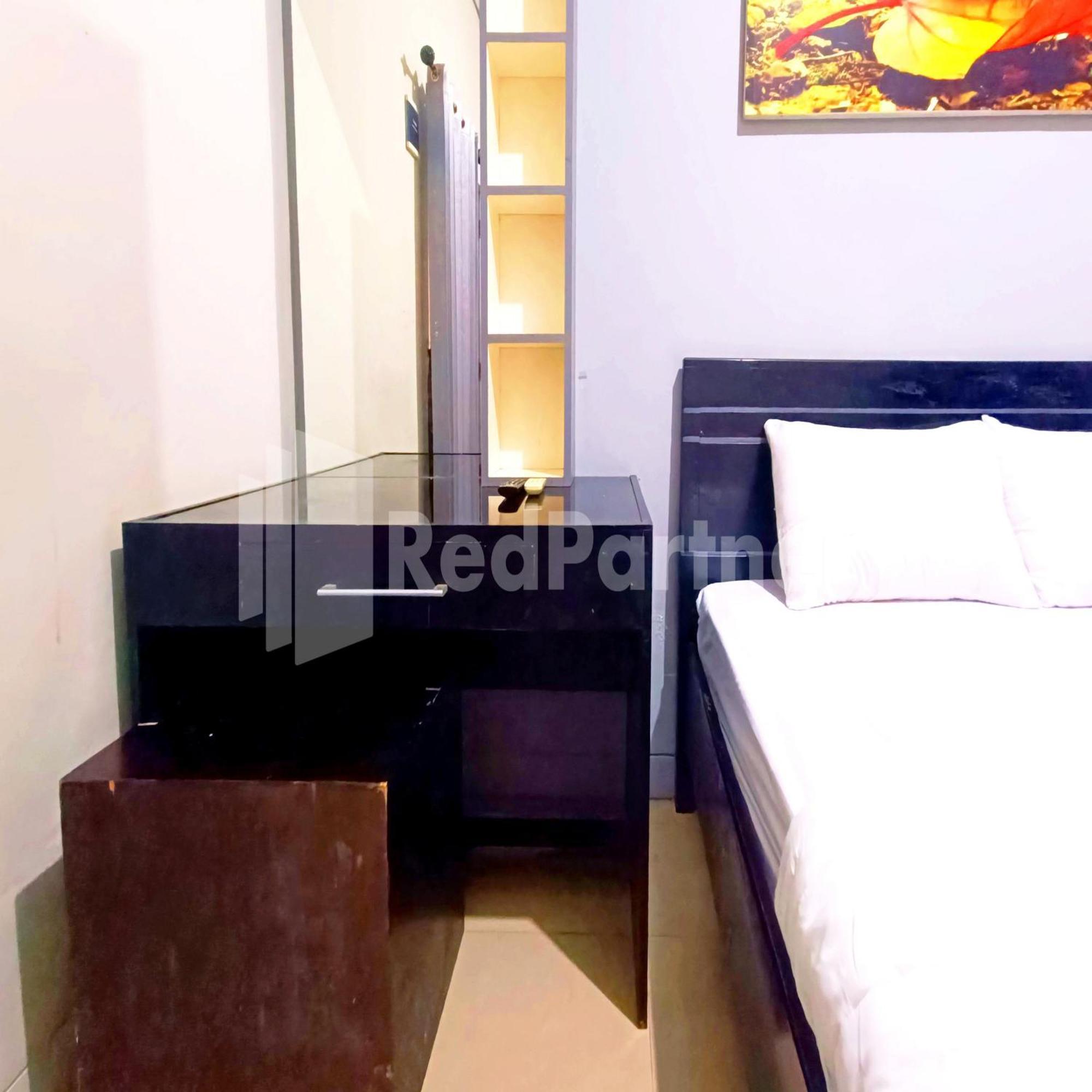 D'Waru Homestay Syariah Near Jl Slamet Riyadi Mitra Reddoorz スラカルタ エクステリア 写真